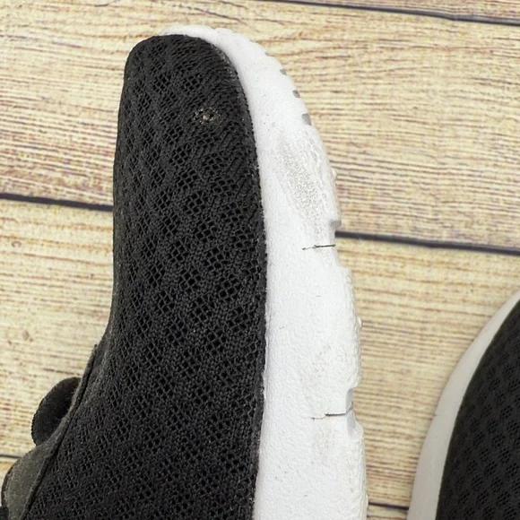 Nike Black Athletic Shoes with White Logo - Picture 10 of 10